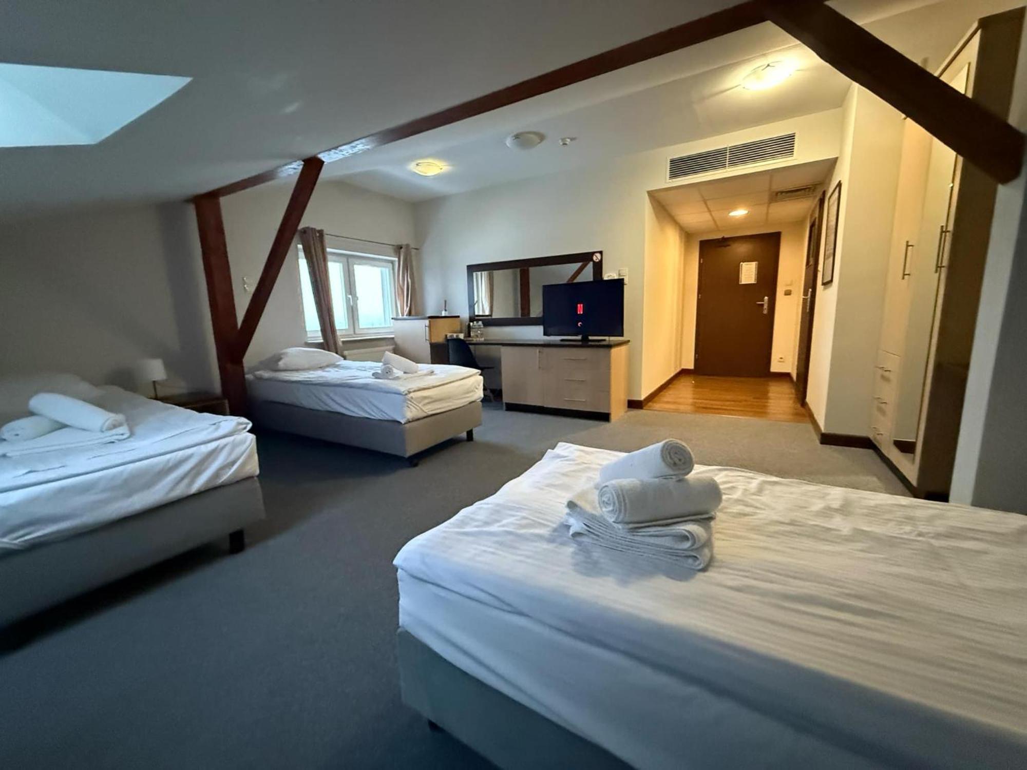 Magiczna Farma Hotel Obiady Maka I Magia Замбрув Экстерьер фото